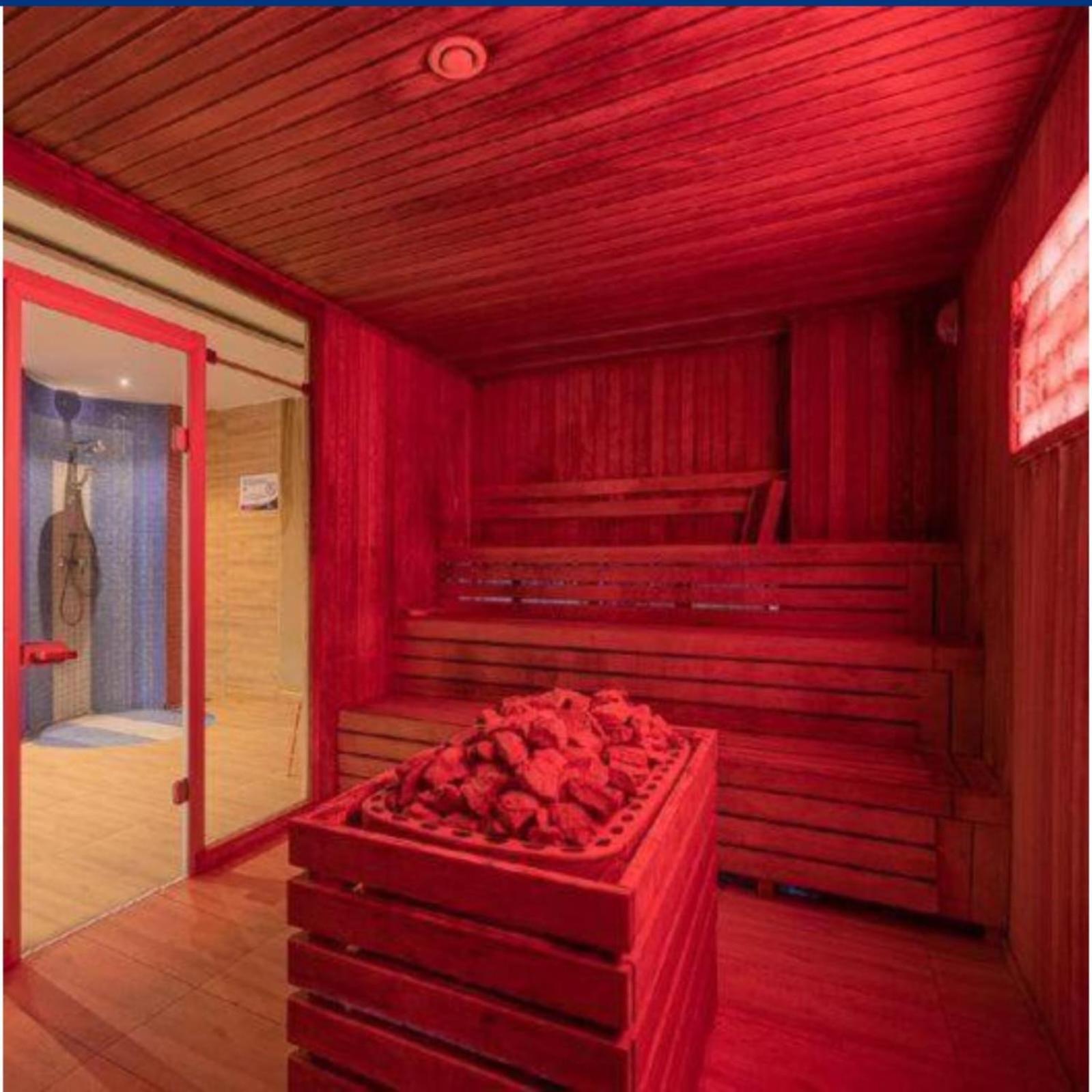 Love Room Bucureşti Ngoại thất bức ảnh
