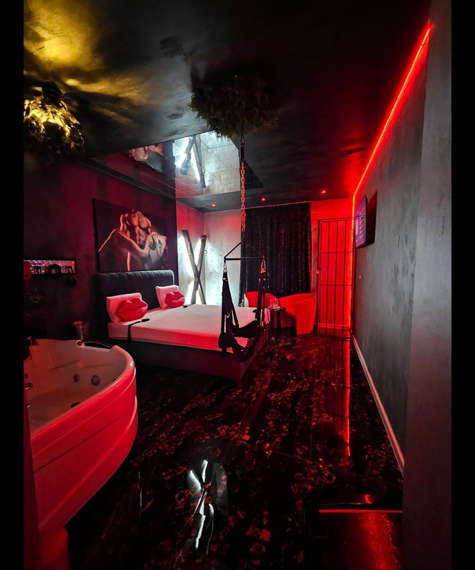 Love Room Bucureşti Ngoại thất bức ảnh