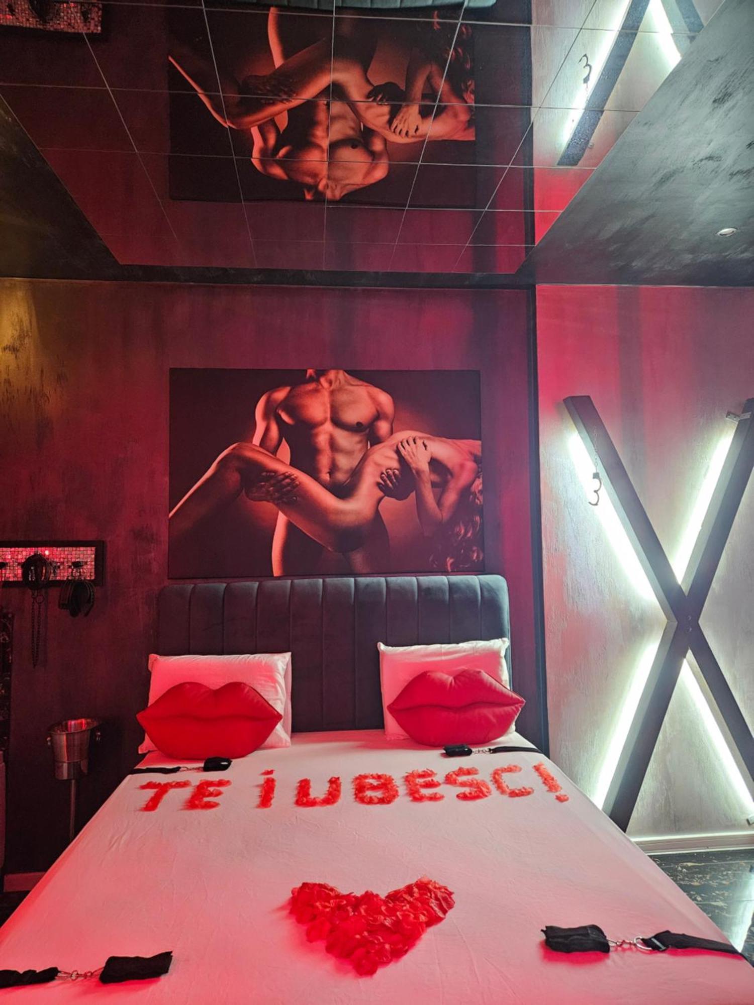 Love Room Bucureşti Ngoại thất bức ảnh