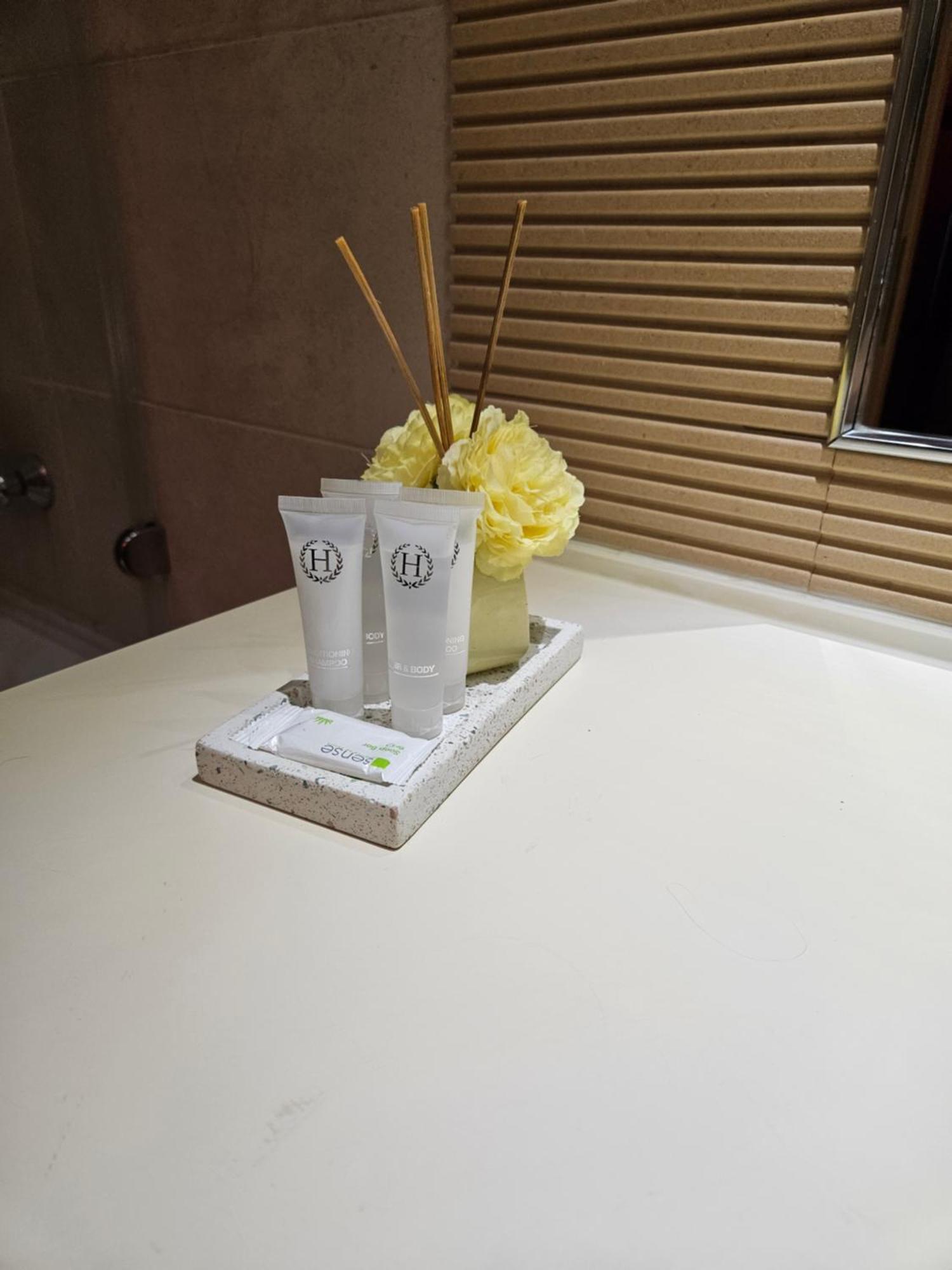 Love Room Bucureşti Ngoại thất bức ảnh