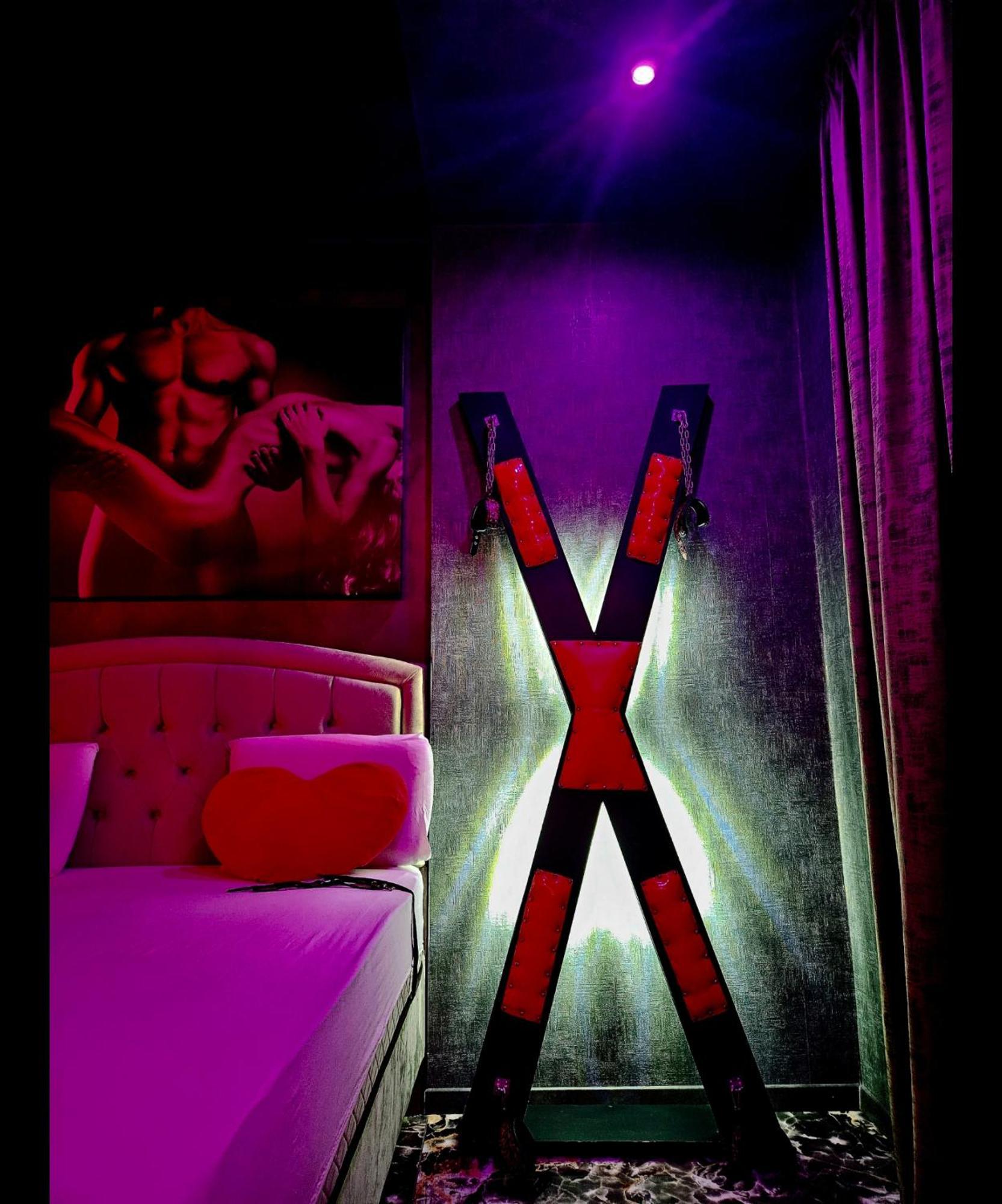 Love Room Bucureşti Ngoại thất bức ảnh